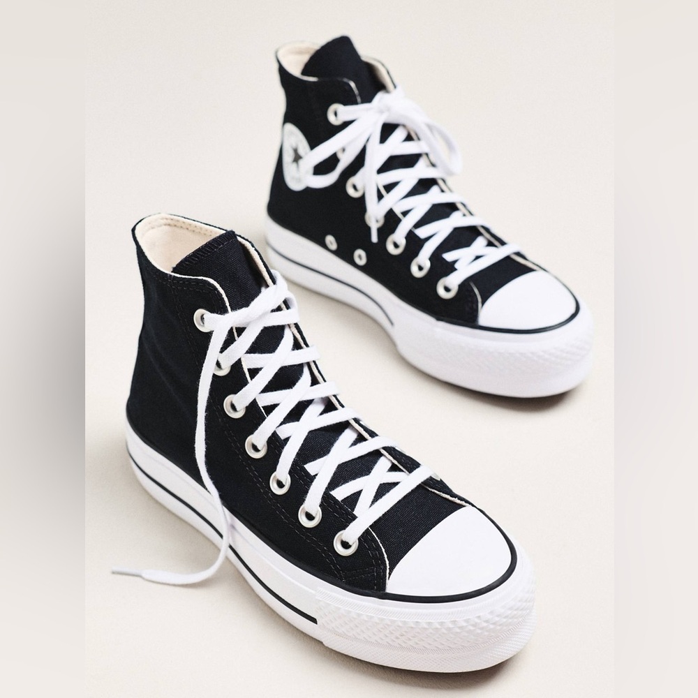 Converse Chuck Taylor All Star Lift Platform Canvas Sneakers Size 8 With Box - Picture 1 of 9